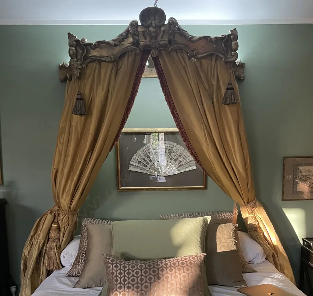 A 19thC ornate French bed canopy/pelmet, Image 1++