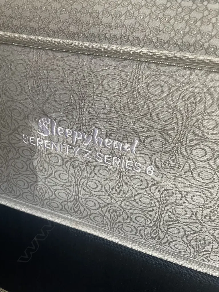 A Sleepyhead Serenity Z Series 6 Queen Mattress and High Profile matching base Image 1++
