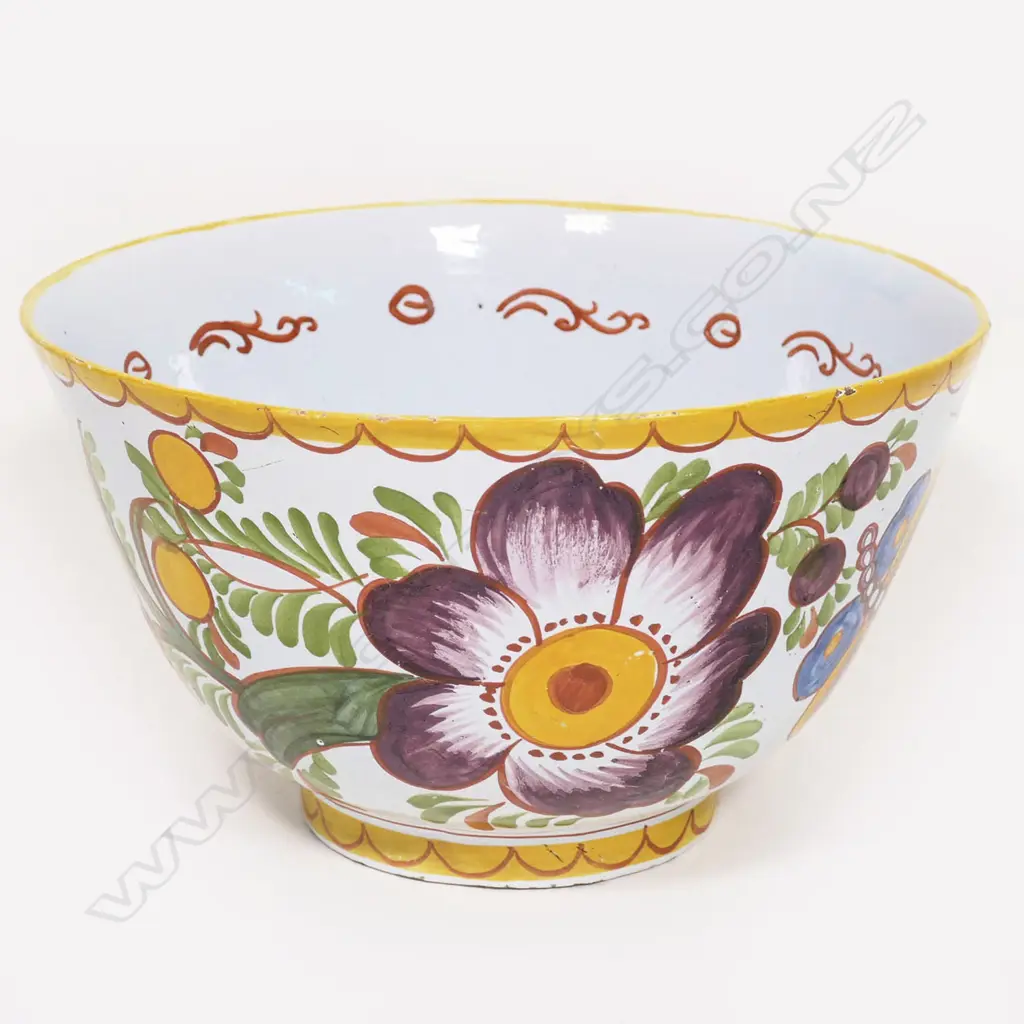 A 19th C painted European stone ware fruit bowl, Image 1++