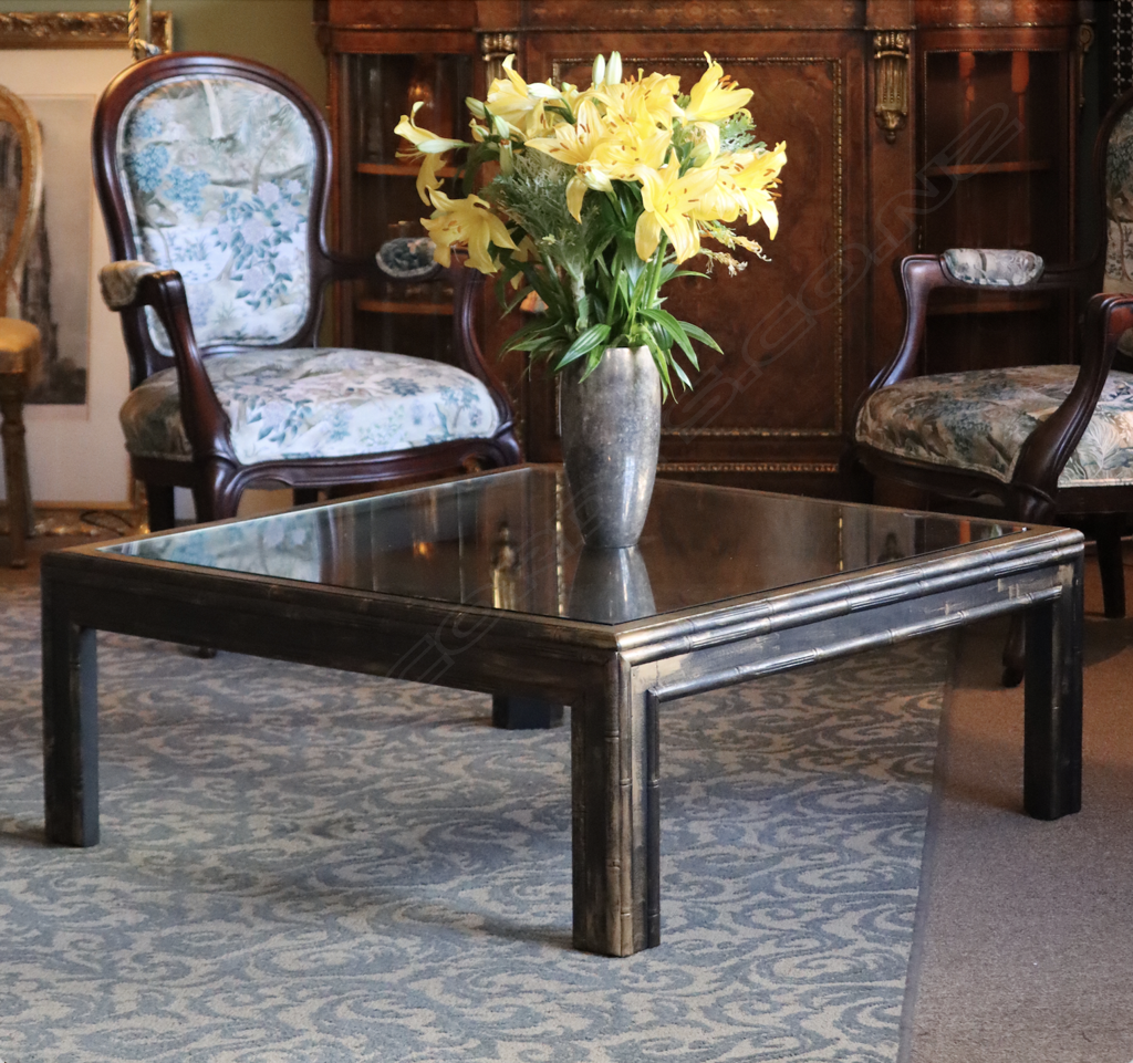 A Hollywood Regency gilt metal coffee table, Image 1++