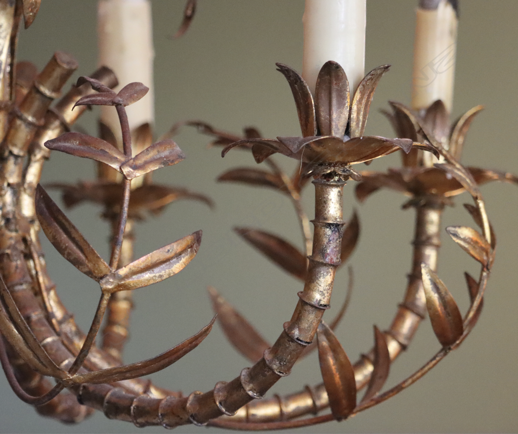 A Hollywood Regency six-arm gilded metal chandelier, Image 1++