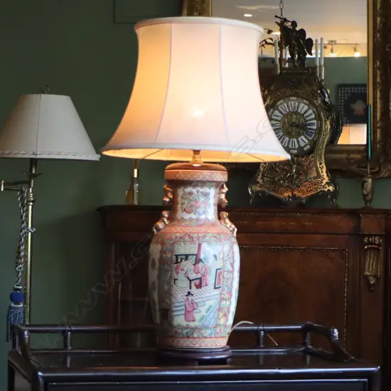 A Chinese famille rose porcelain vase based table lamp