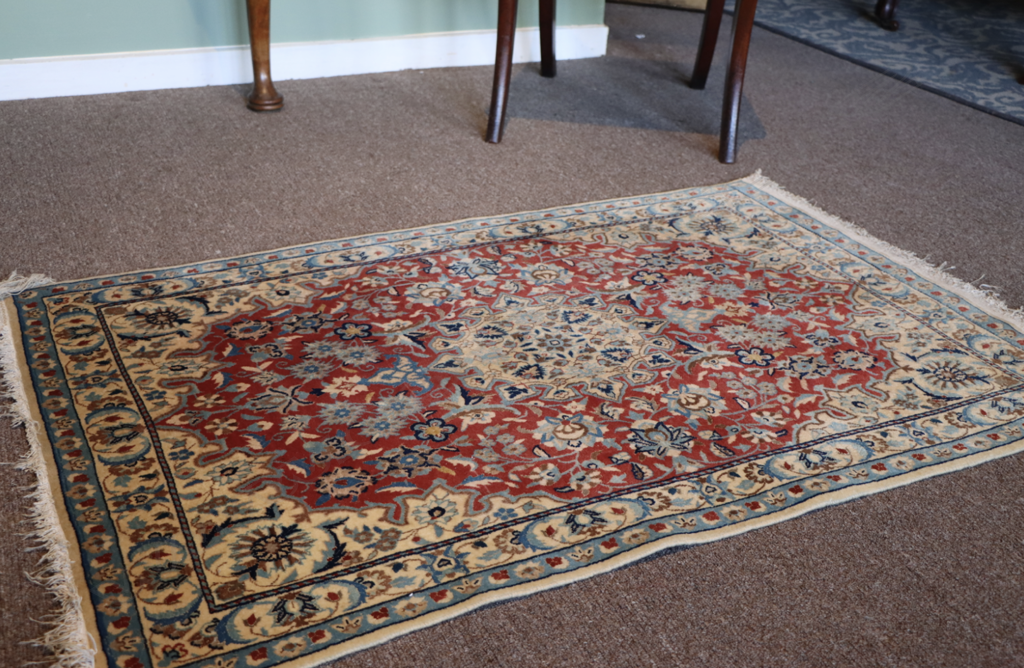 A small vintage silk Persian rug, Image 1++