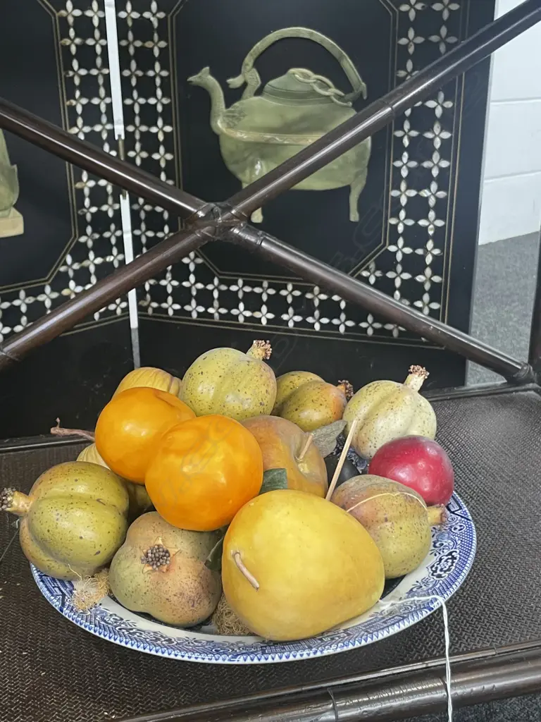 CHURCHILL WILLOW PATTERN BOWL WITH ASST ARTIFICIAL FRUIT Image 1++