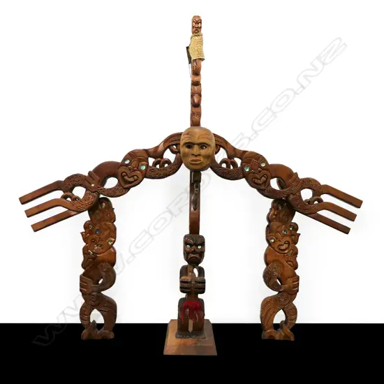 Contemporary Māori carving 'Marae Atea' by ELV,