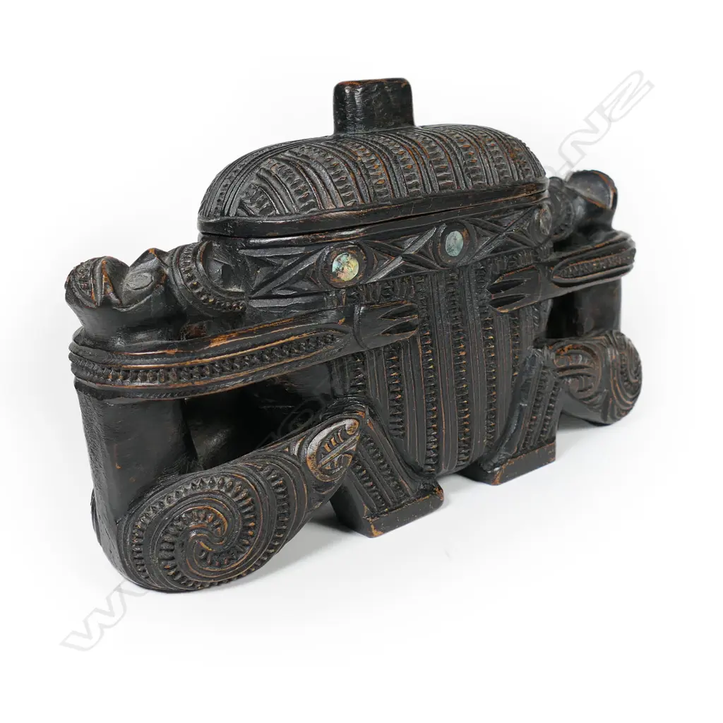 An early/mid 20thC lidded waka huia treasure box, Image 1++