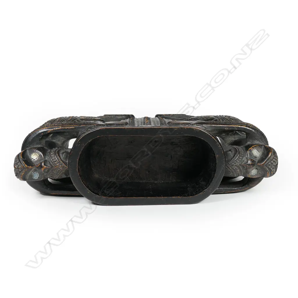 An early/mid 20thC lidded waka huia treasure box, Image 1++