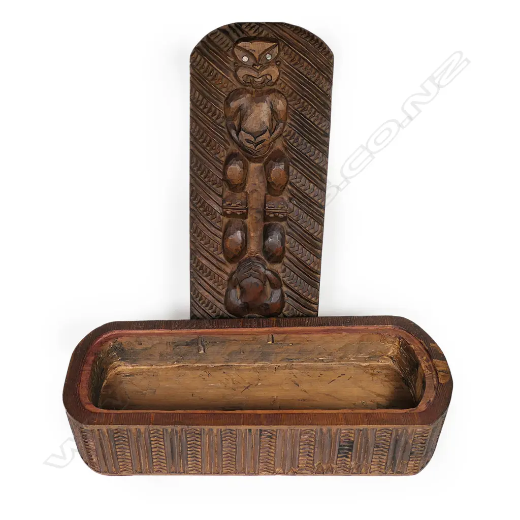 A vintage carved rimu wakahuia, Image 1++