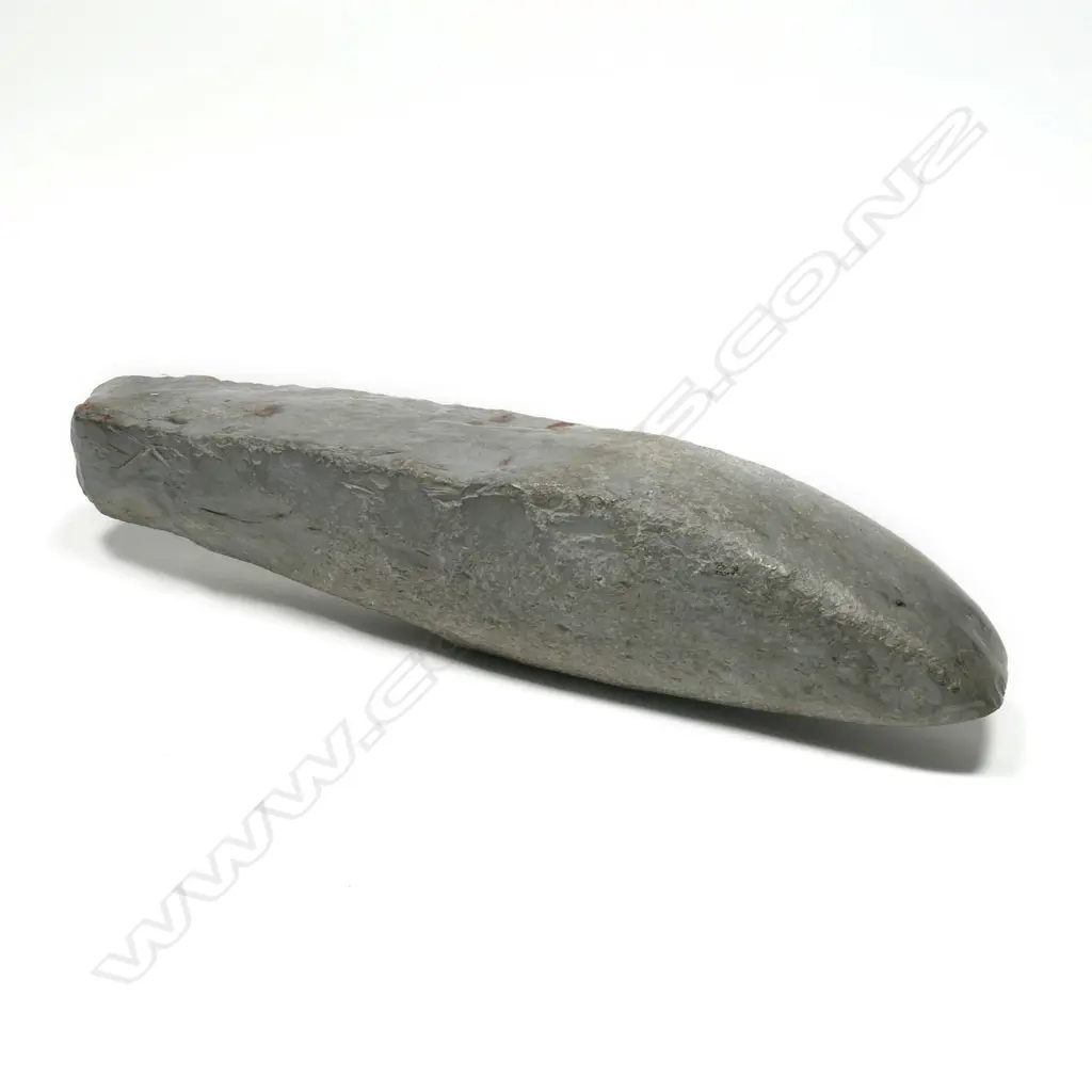 A Māori pre-European stone hogback toki (adze), Image 1++