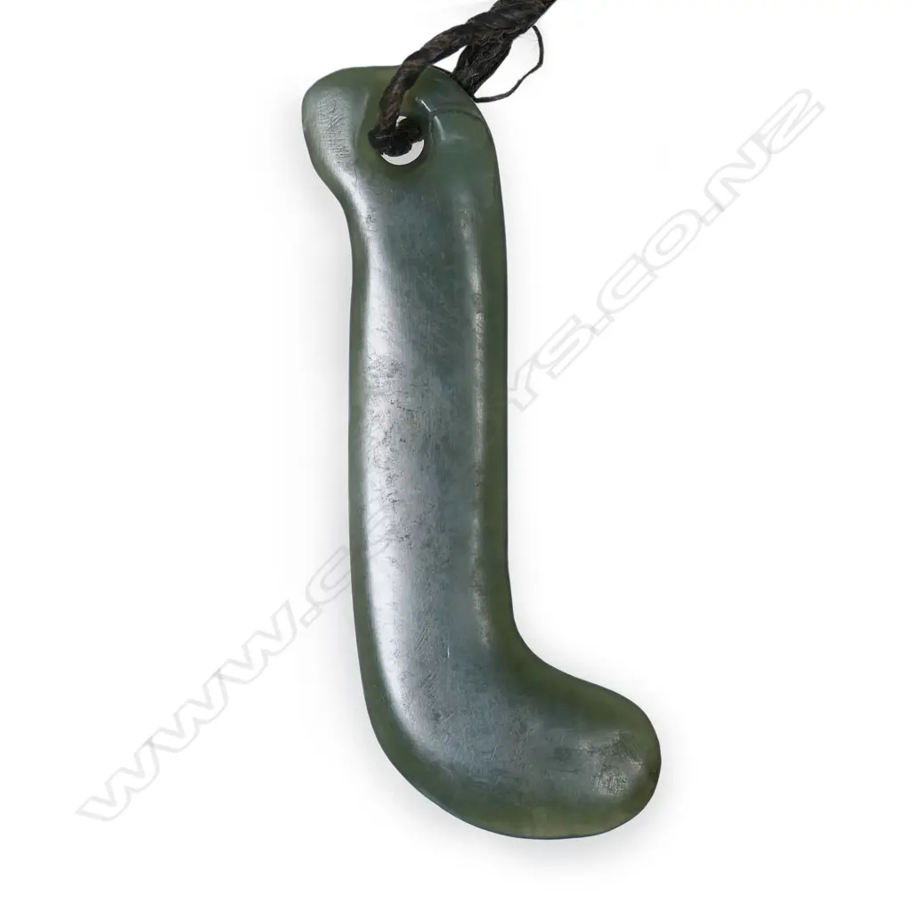 An old Māori pounamu kapeu ear pendant, Image 1++