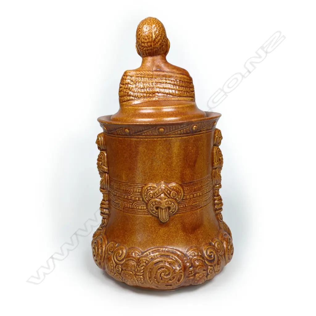 A Temuka Potteries tobacco humidor or biscuit barrel, Image 1++