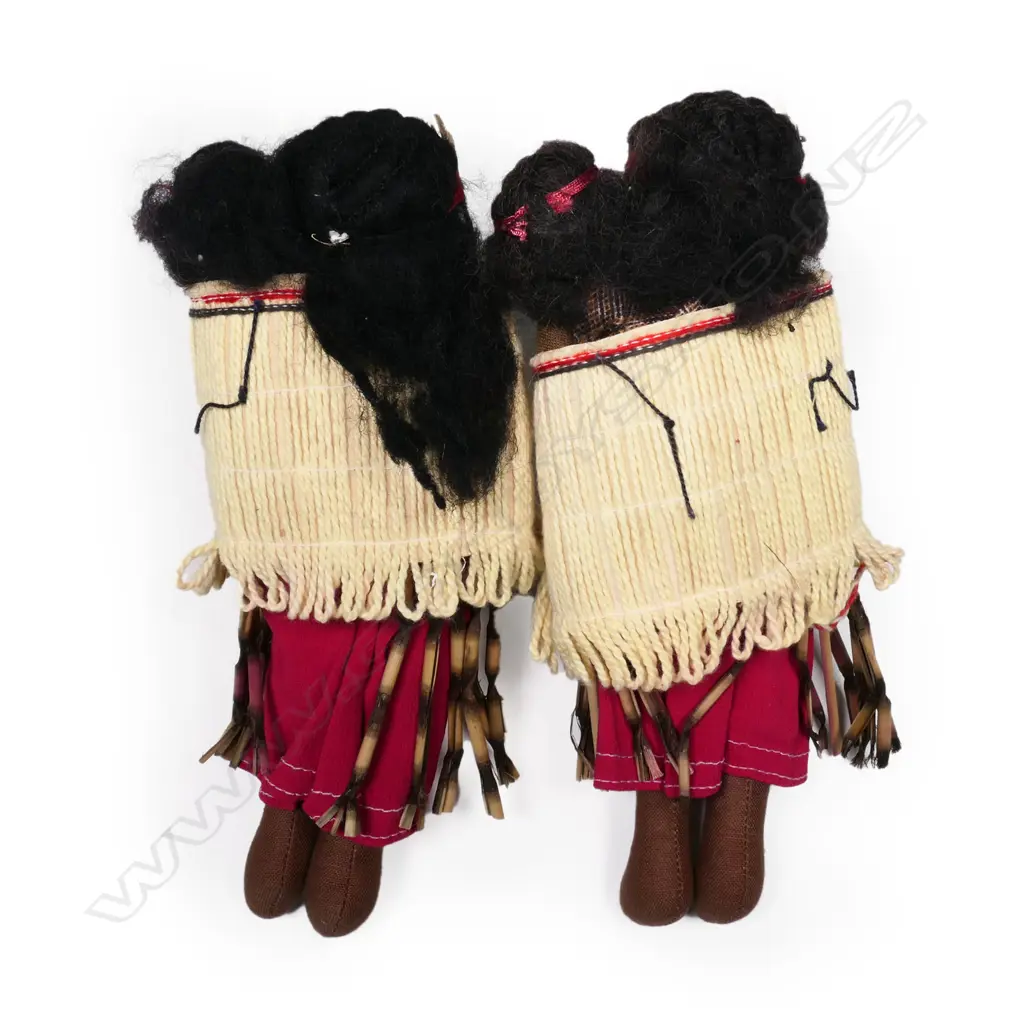 A pair of old handcrafted Māori mother and child dolls, Image 1++