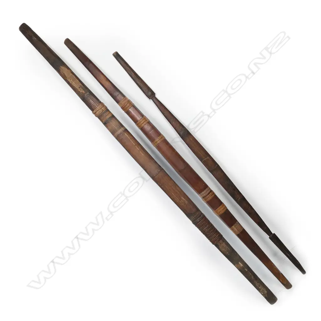 Three large old palmwood tribal bows, Image 1++