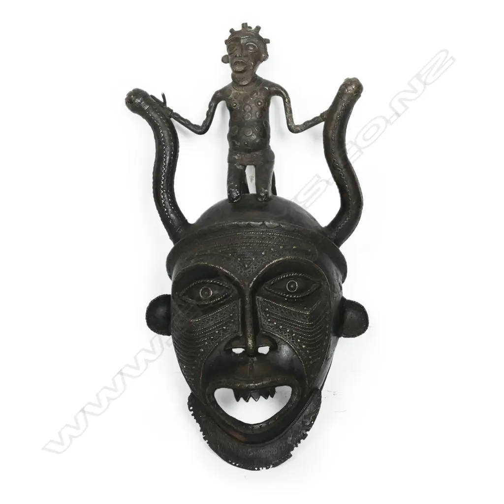 African Benin large bronze mask, Image 1++