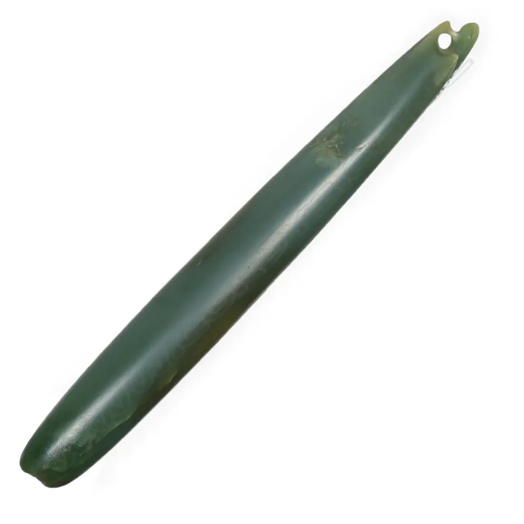 An impressive pre–European Māori long inanga pounamu hei whao, Image 1++