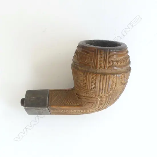A late 19th/early 20thC finely carved Māori pipe bowl end,
