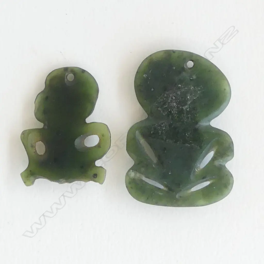 2 vintage small Maori pounamu hei tiki 1 w legs absent. Tallest 35mm Image 1++