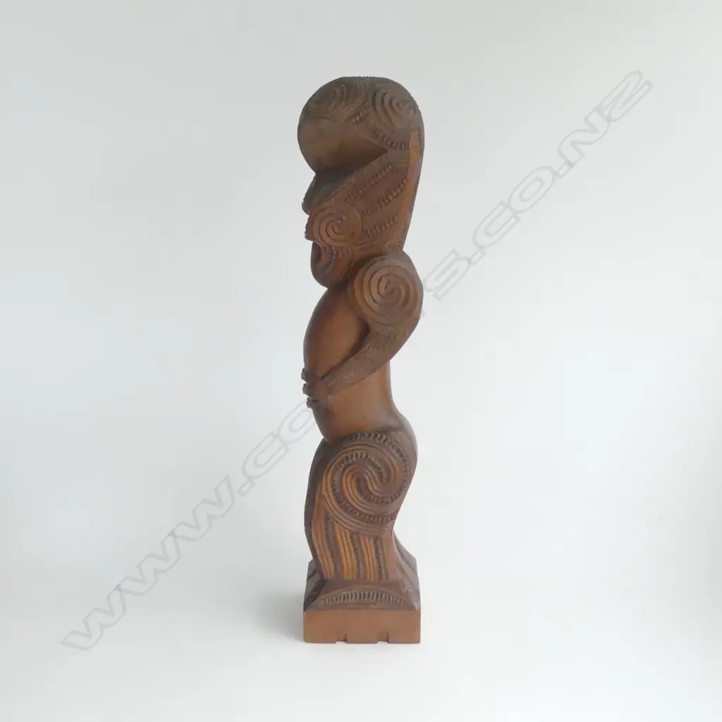 Māori carved tekoteko figure Image 1++