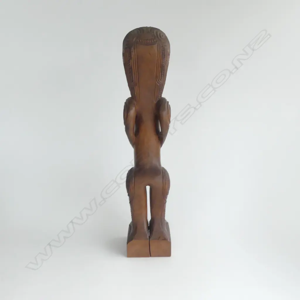 Māori carved tekoteko figure Image 1++