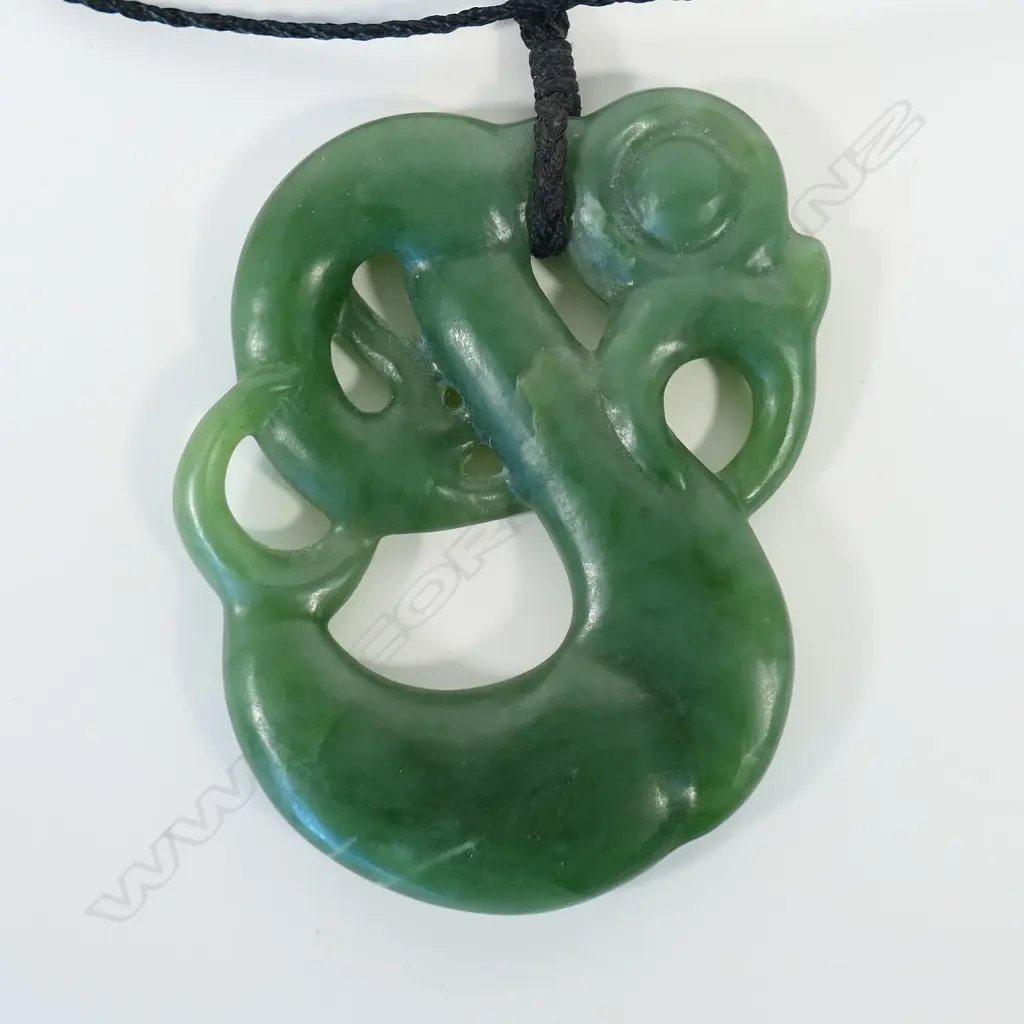 A contemporary large Māori Manaia carved pounamu pendant, Image 1++