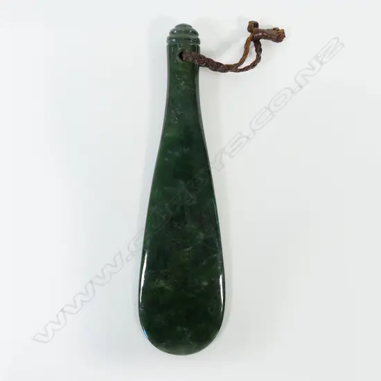 A contemporary Māori pounamu mere,