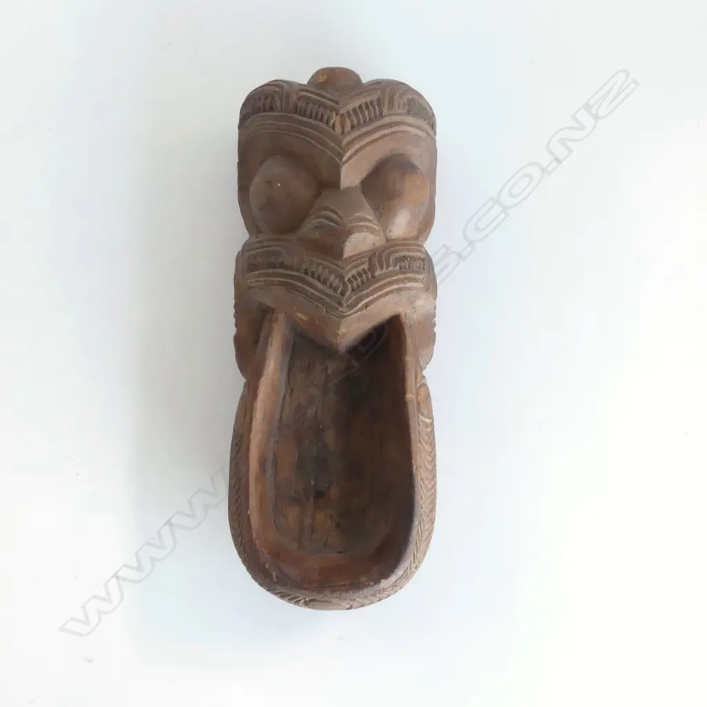 Māori folk art carved mask form bowl Image 1++