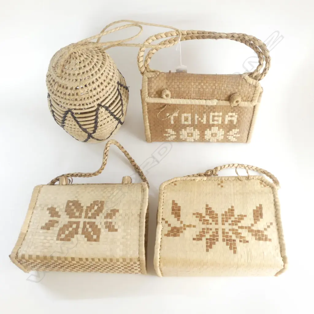 Four various woven Tongan fibre baskets, Image 1++