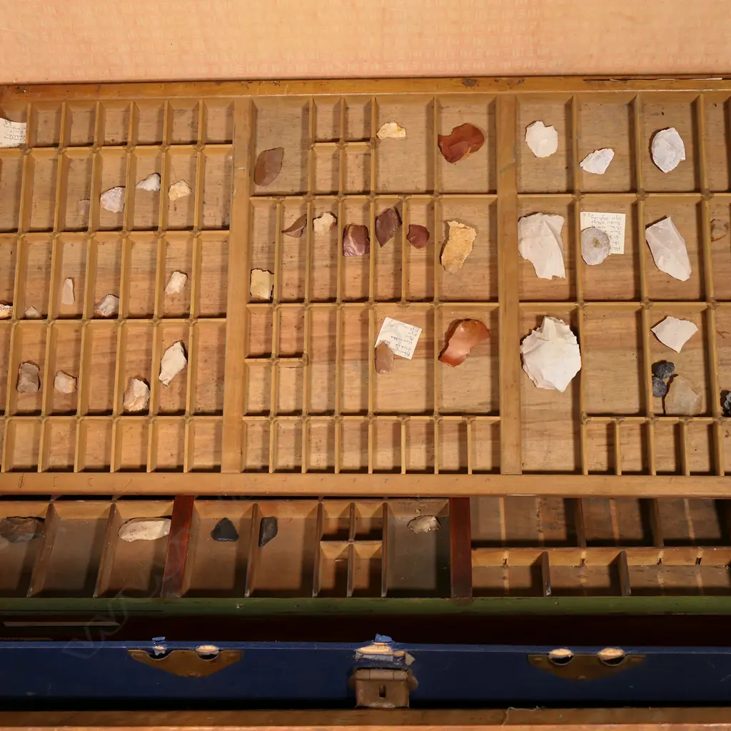 A large collection of over 500 prehistoric aboriginal stone tools including tula adzes, Image 1++