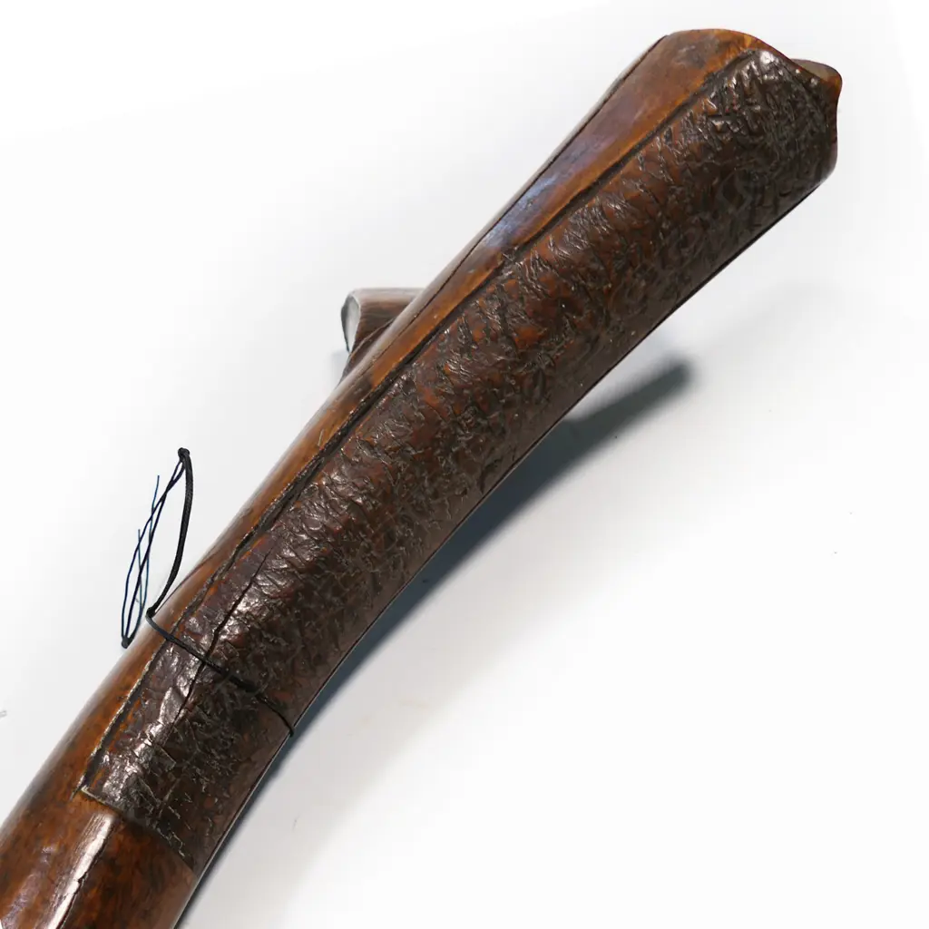 An old Fijian kiakavo long club, Image 1++