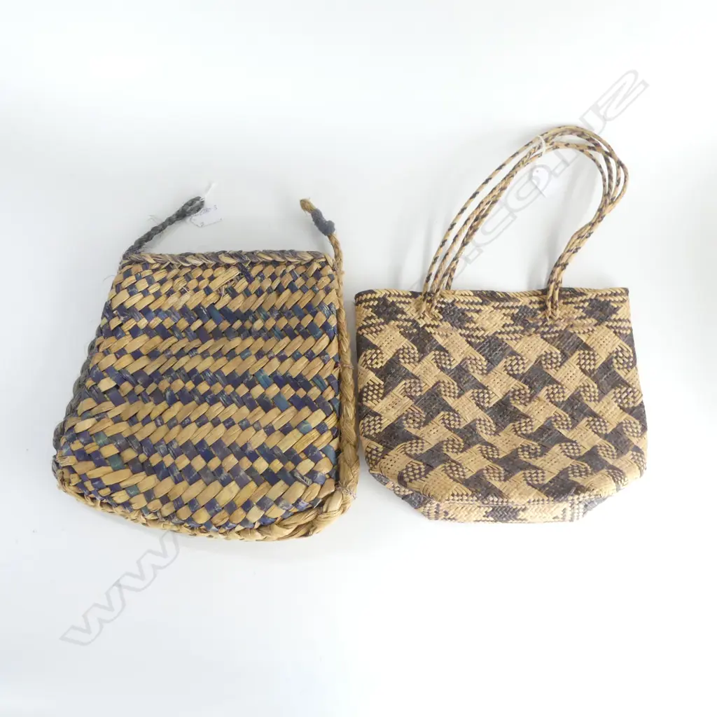 Two vintage woven natural fibre bags Image 1++