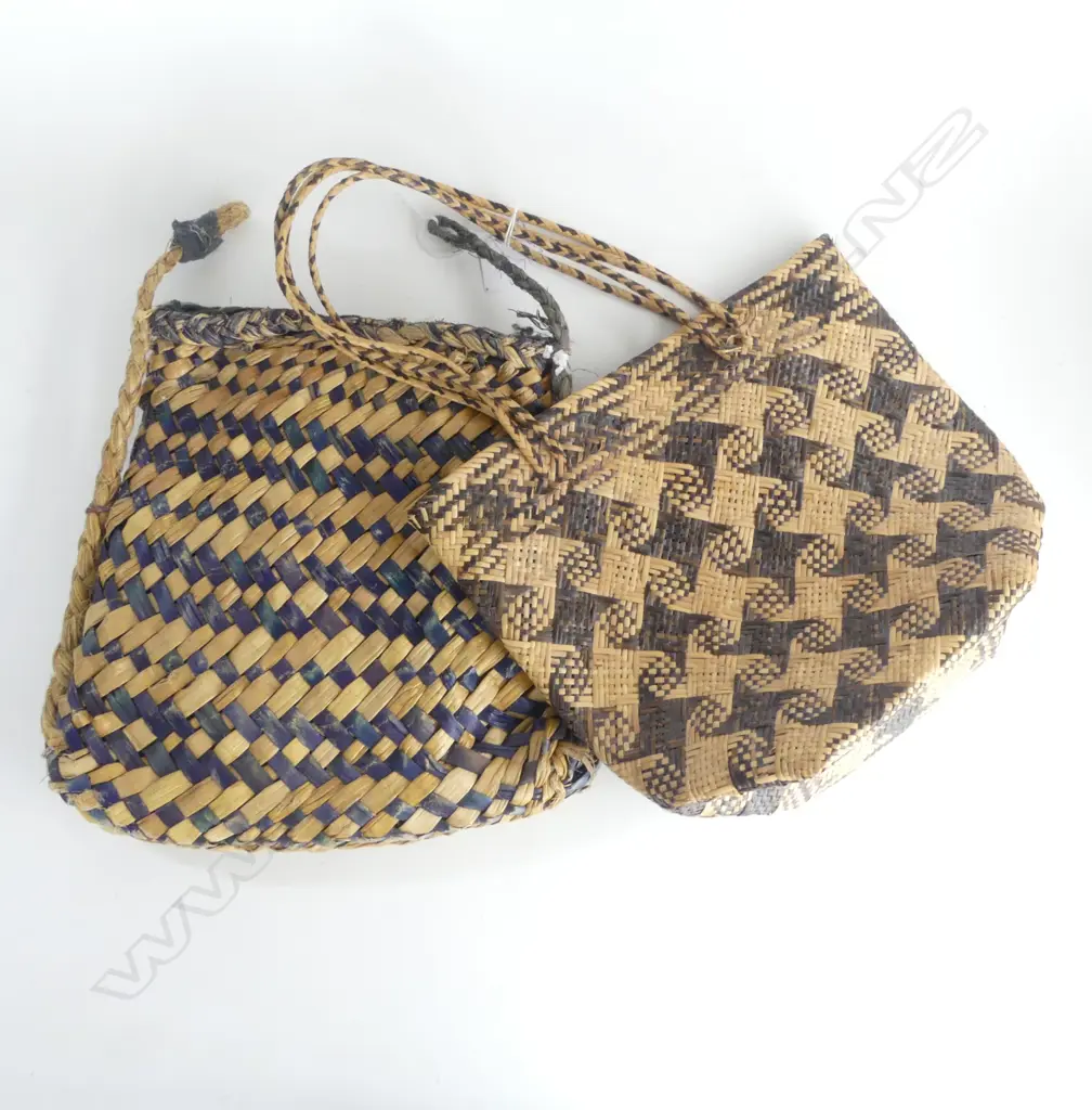 Two vintage woven natural fibre bags Image 1++