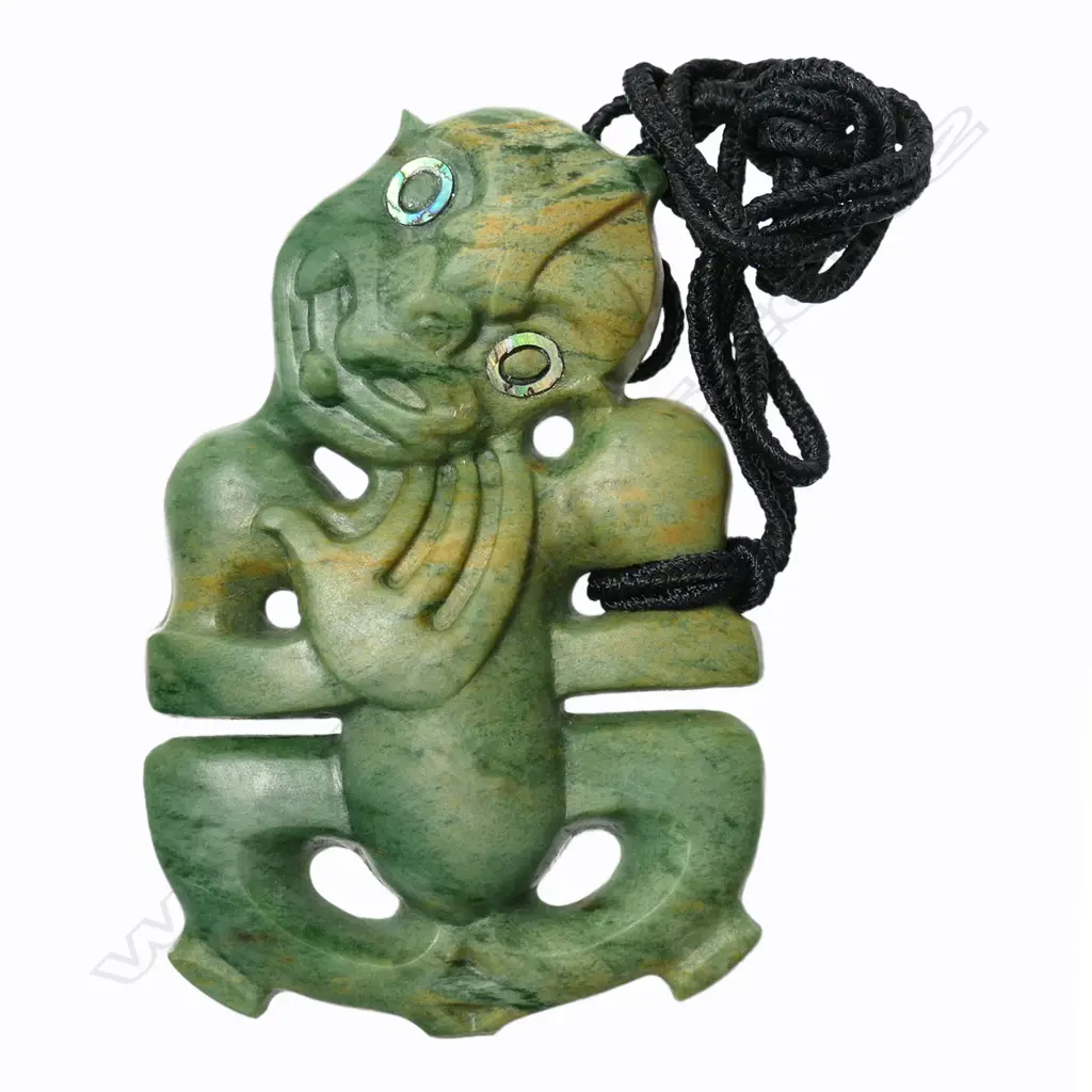 A Niki Nepia pounamu hei tiki of raukaraka pounamu, Image 1++