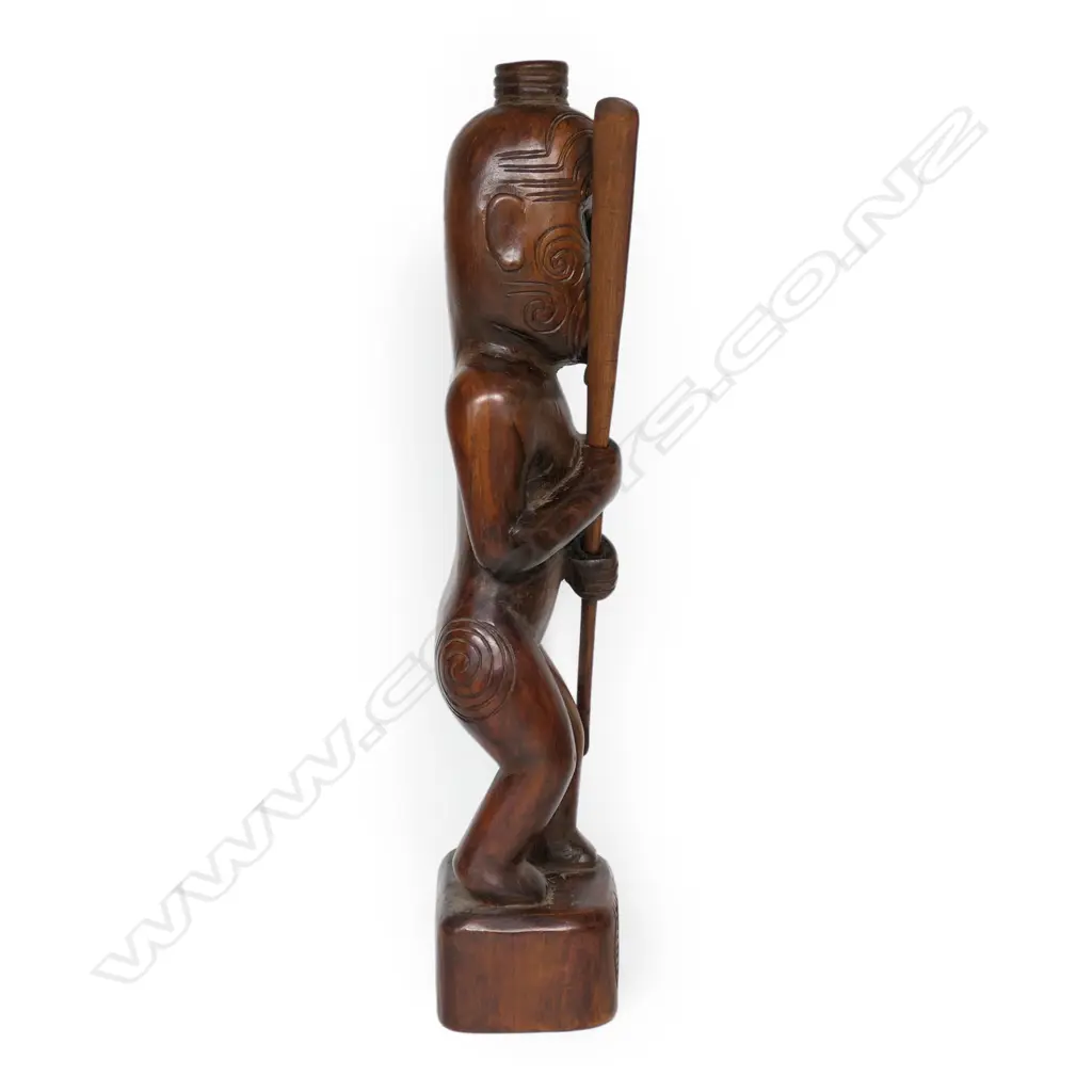 A Māori carved tekoteko figure with carved moko, Image 1++