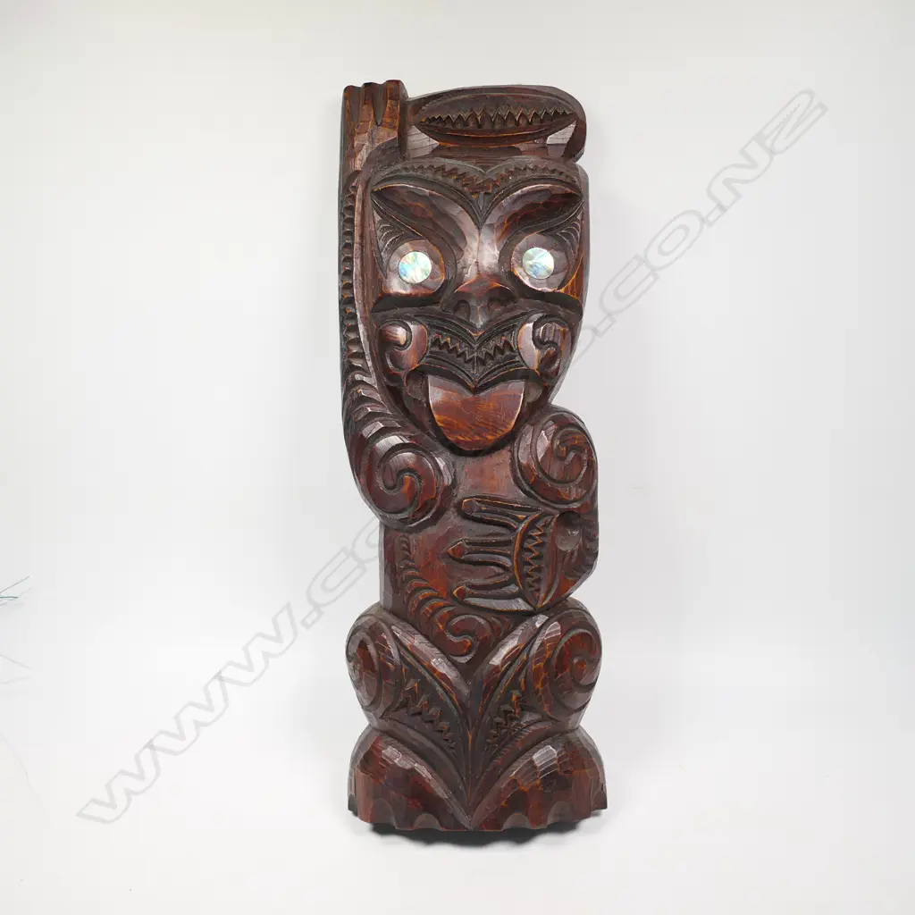 A Māori carved tekoteko panel figure, Image 1++