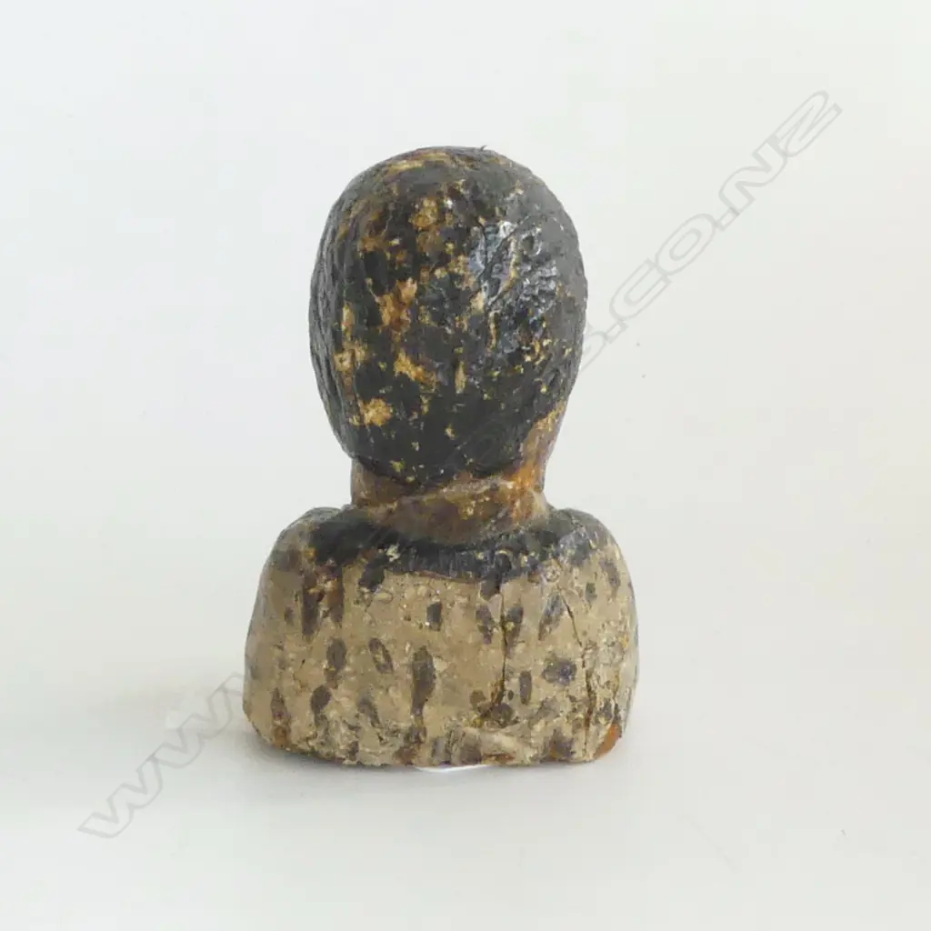 c.1900 carved kauri gum bust of a Māori Chief, Image 1++