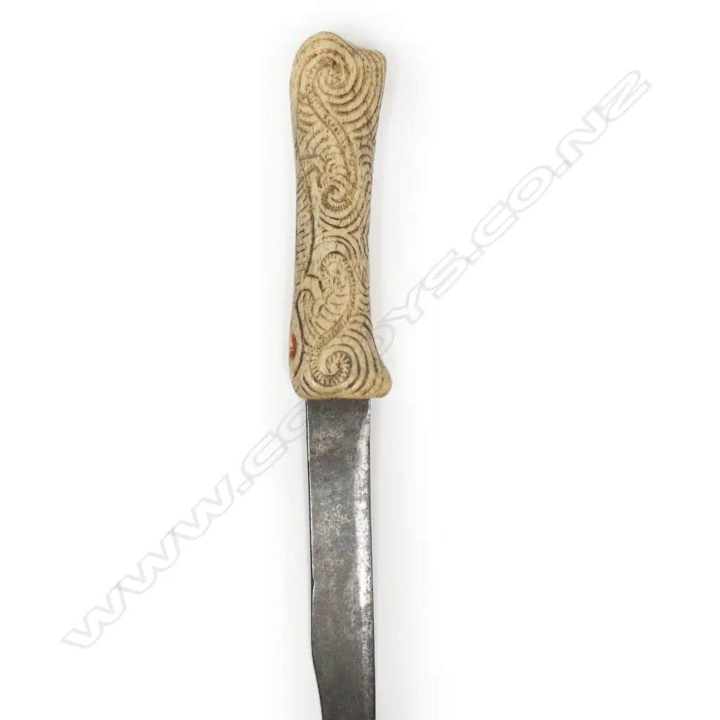 A vintage Māori carved bone handle knife in leather sheath, Image 1++