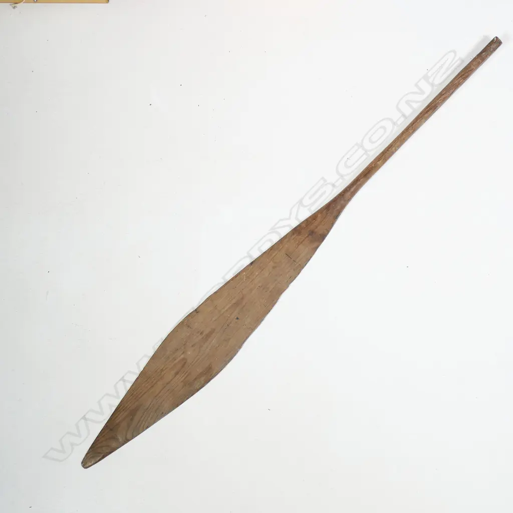 An old carved Māori hoe (paddle), Image 1++