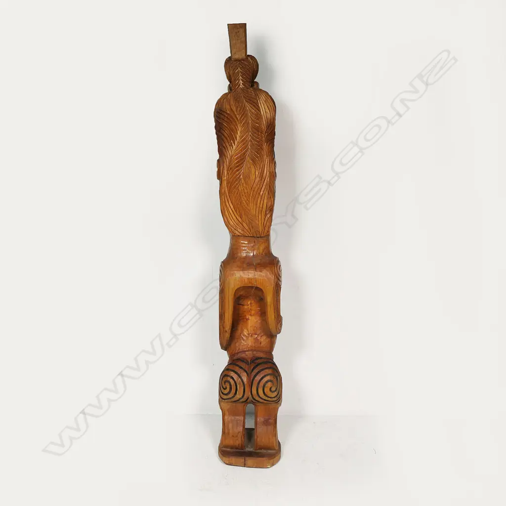 A large and impressive Māori carved poutokomanawa with all-over carved detail, Image 1++