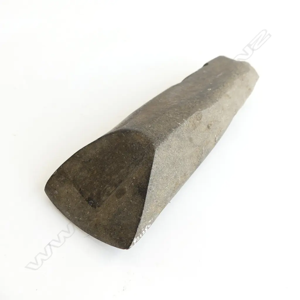 A Māori pre-European stone toki (adze), Image 1++