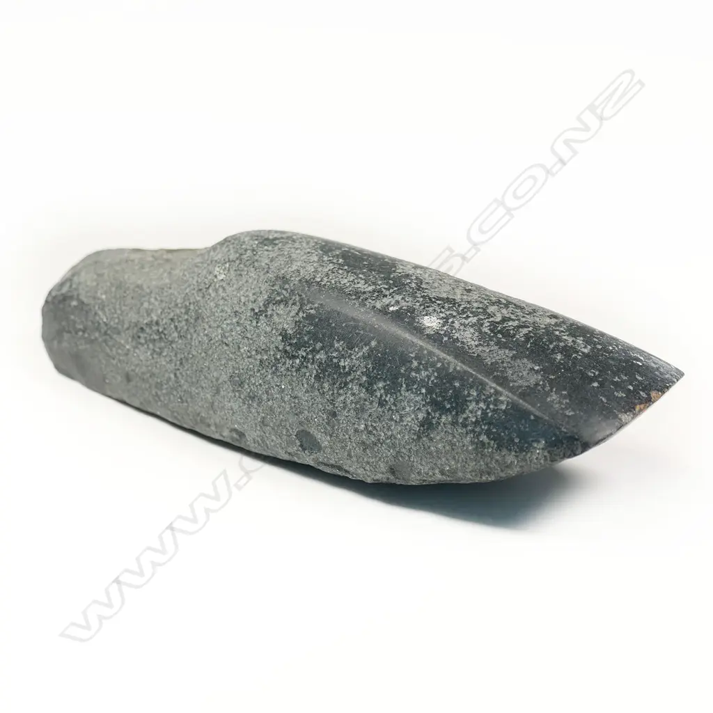 A Māori pre-European hog back type stone toki (adze), Image 1++