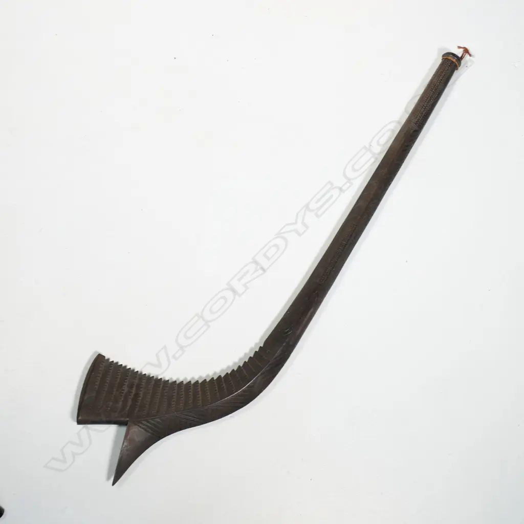 A finely carved 20thC Fijian Gata (Gunstock) war club, Image 1++