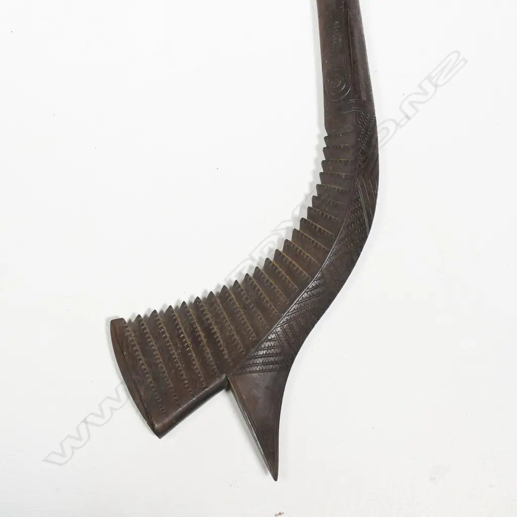 A finely carved 20thC Fijian Gata (Gunstock) war club, Image 1++
