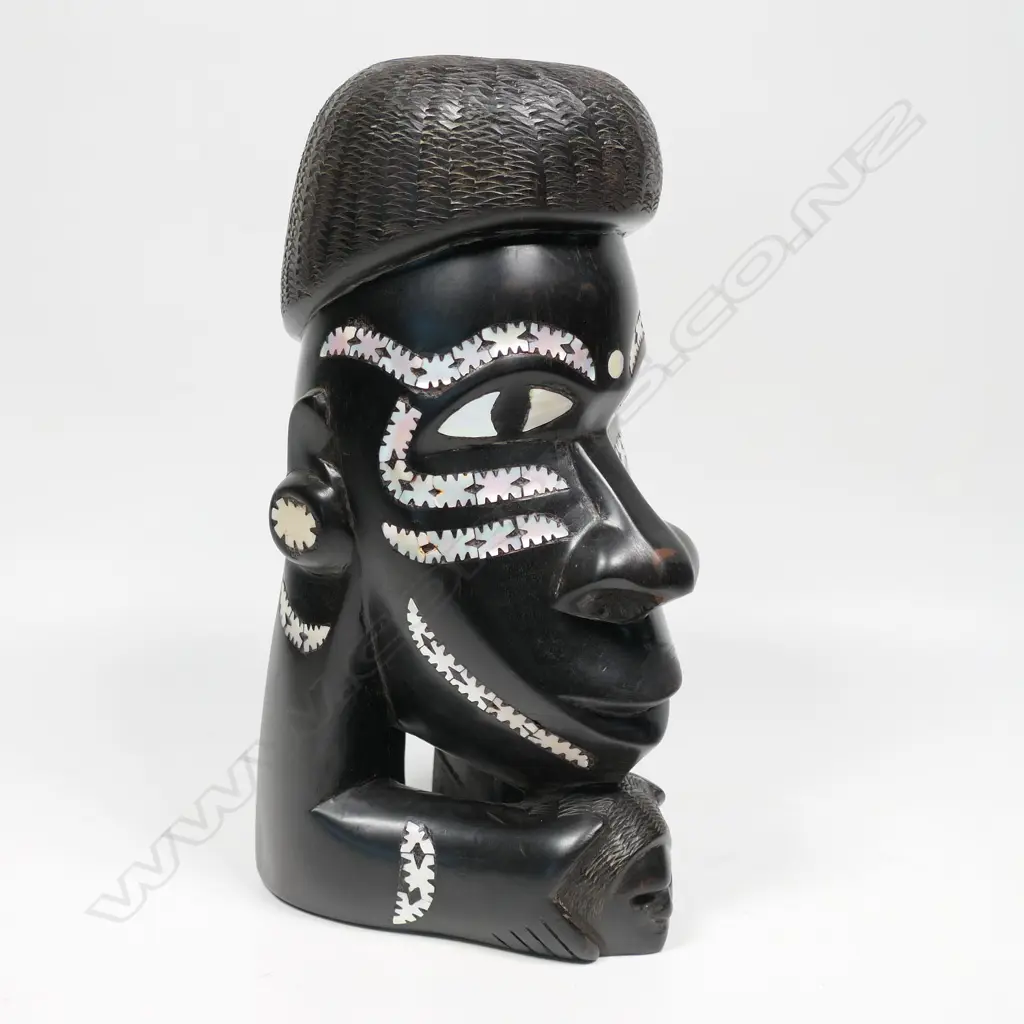 A Solomon Island Canoe Prow Figure, Image 1++