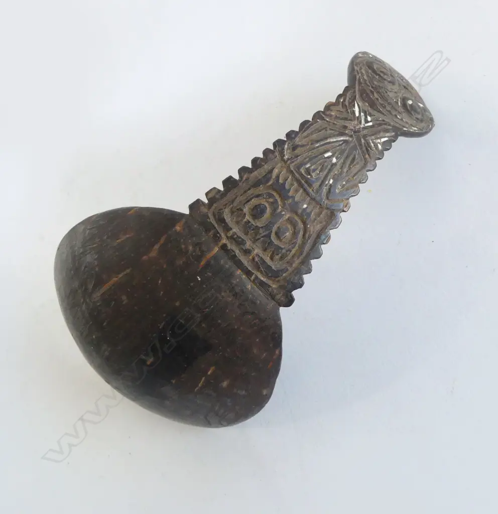 A Pacific Islands carved coconut scoop, Image 1++