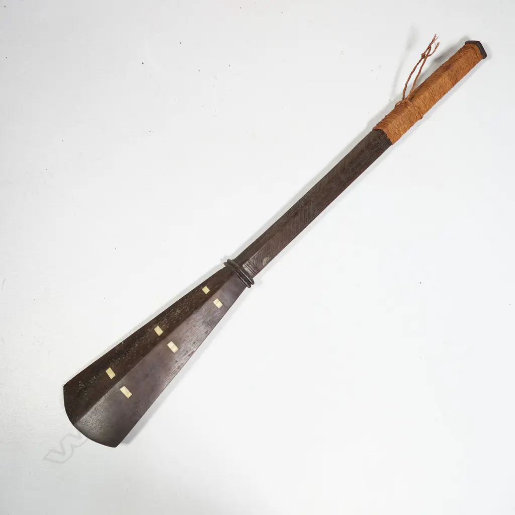 A Pacific Islands finely carved long wooden club, Image 1++