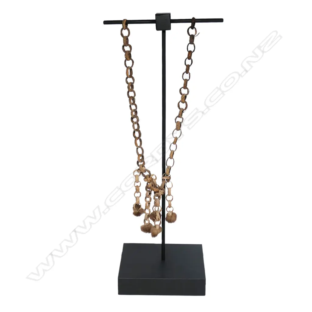 A 1986 PNG Mount Hagen fertility fetish necklace, Image 1++
