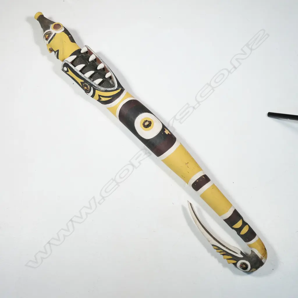 A PNG gogodala tonaga ceremonial basket hook, Image 1++