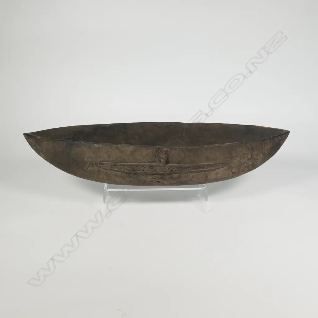PNG boat shaped carved wooden food bowl, Image 1++