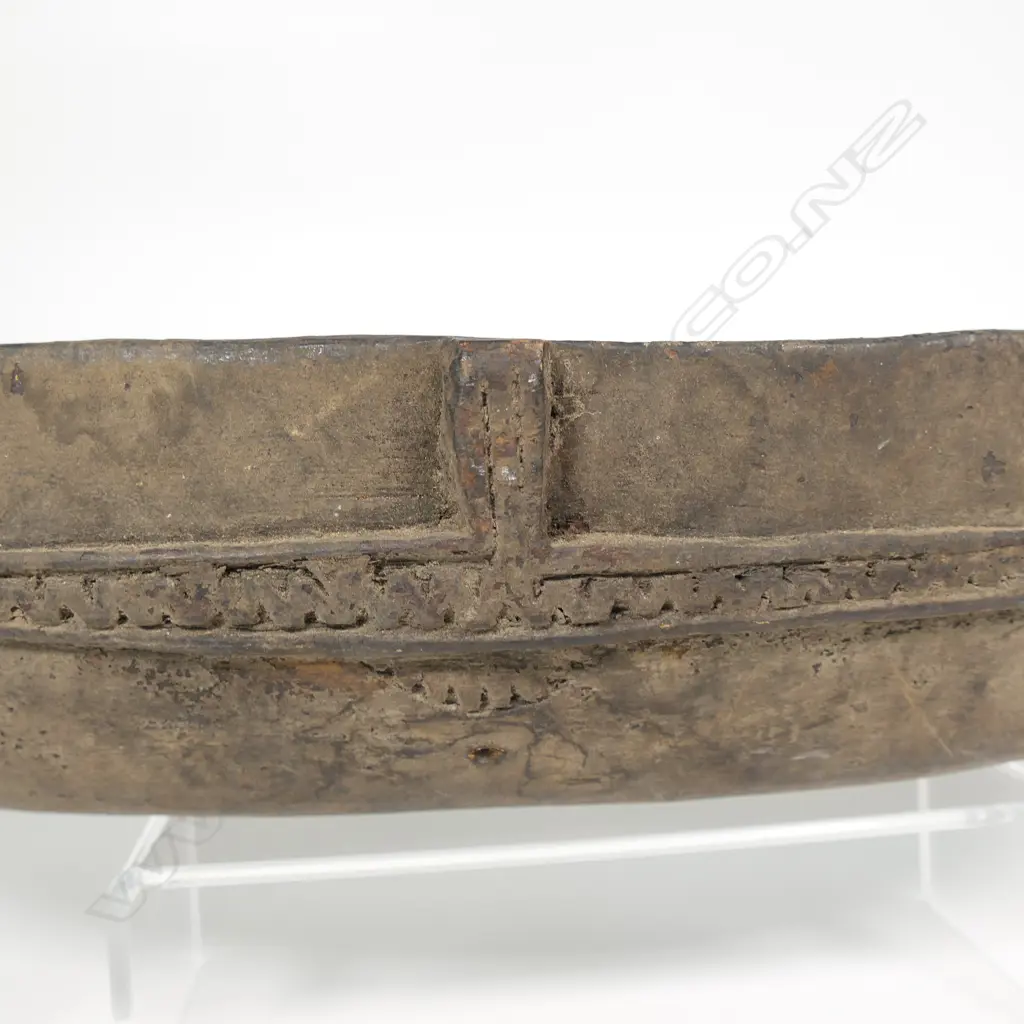 PNG boat shaped carved wooden food bowl, Image 1++