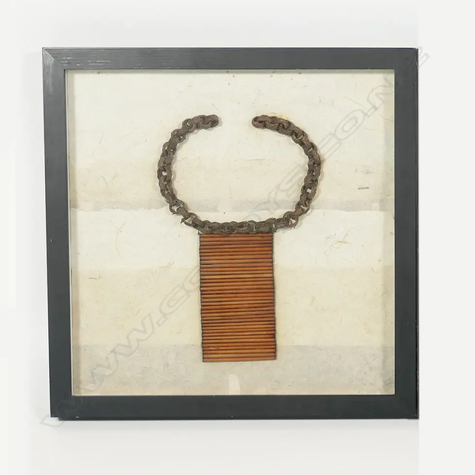 A framed PNG 'Money' necklace, Image 1++